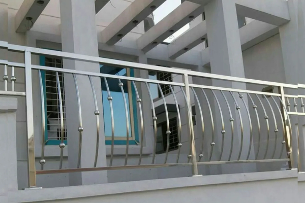 Semi unitized glass façade