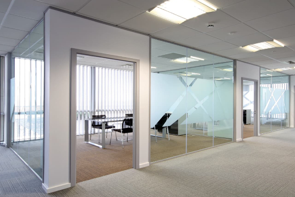 Commercial semi unitized glazing