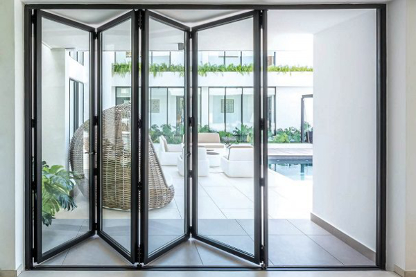 Commercial semi unitized glazing