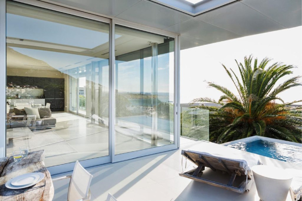 Commercial semi unitized glazing